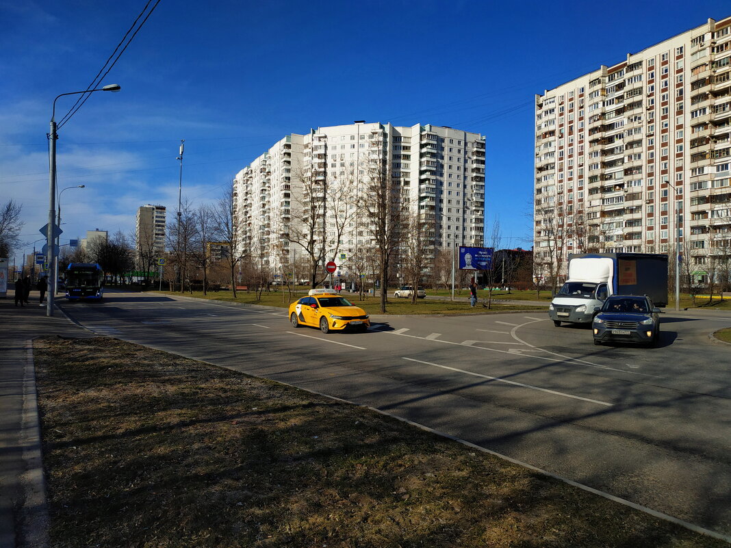 Настоящий апрель в городе - Андрей Лукьянов
