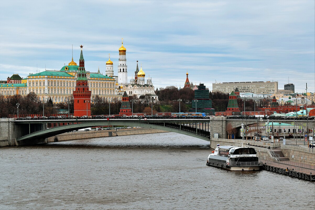 Вид на Кремль с Патриаршего моста. - Татьяна Помогалова