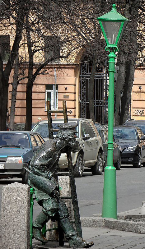 Памятник человеку, зажигавшему петербургские фонари - Стальбаум Юрий 
