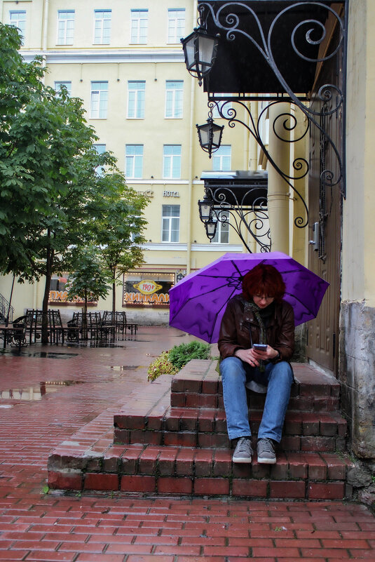 Женщина под зонтом - Yurij Katkov