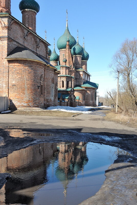 Весна, апрель, Ярославль, возле храмового комплекса в Коровниках - Николай Белавин