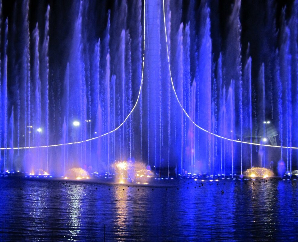 Поющий фонтан в Олимпийском парке - уникальное Олимпийское наследие Сочи. - ЛЮДМИЛА 