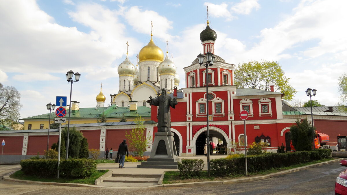 Зачатьевский монастырь, 2 й Зачатьевский пер