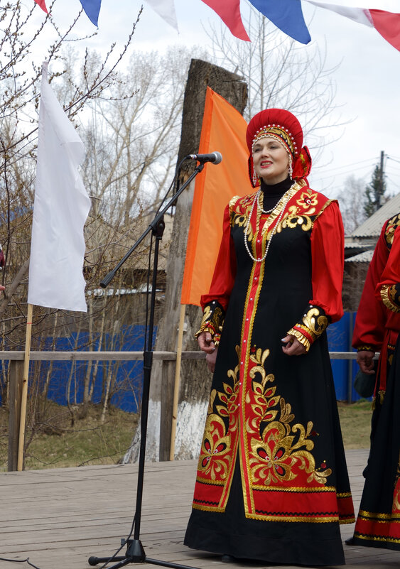 Солистка - Владимир Леонтьев