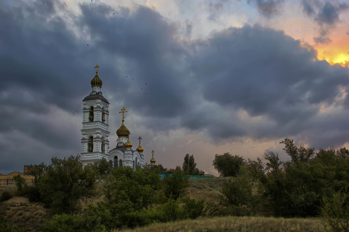 На закате дня - Олег Сонин