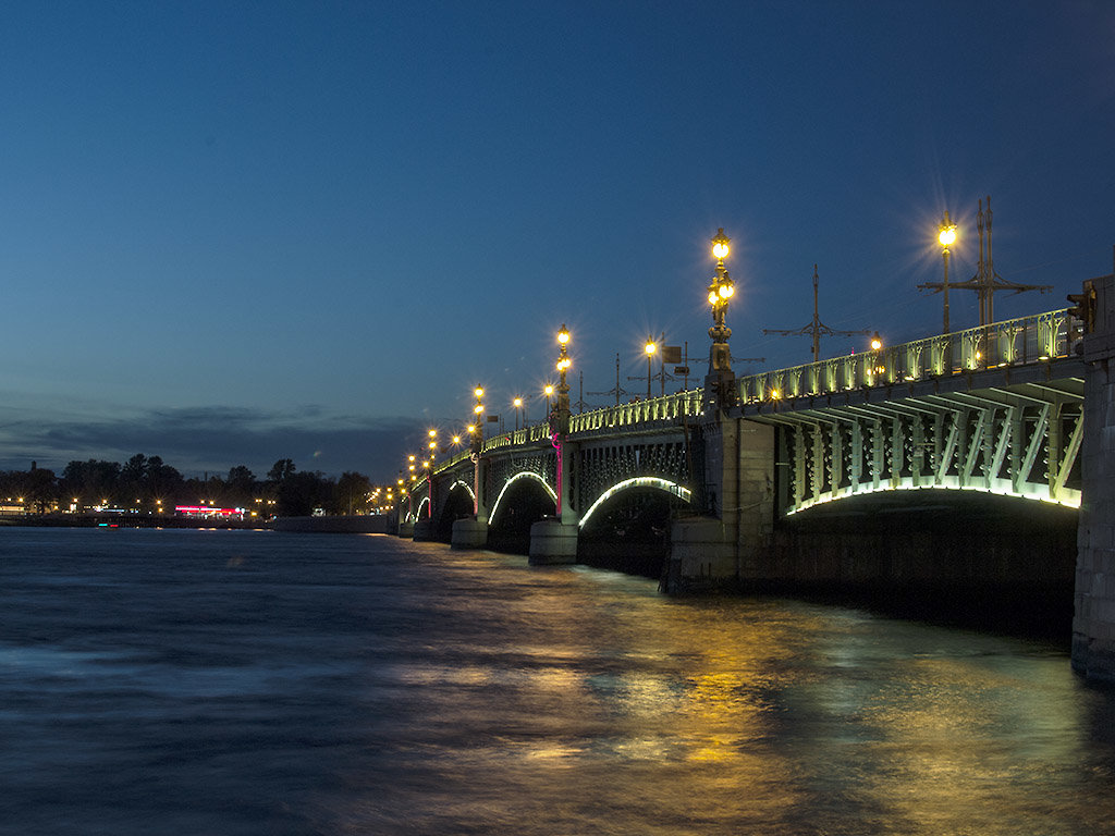 Вид на Троицкий мост с Дворцовой набережной - Valerii Ivanov