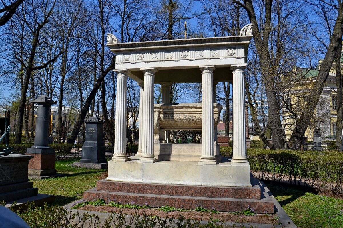 ПРОГУЛКА ПО ПИТЕРУ, Лавра, некрополь. - Виктор Осипчук