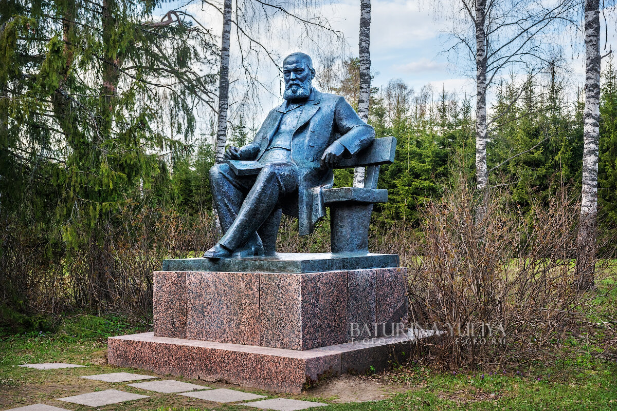 Памятник Островскому - Юлия Батурина