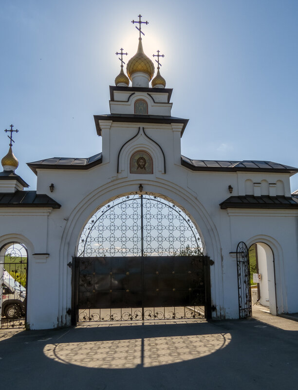 Главные ворота  Костомаровского Спасского женского монастыря - Сергей Цветков