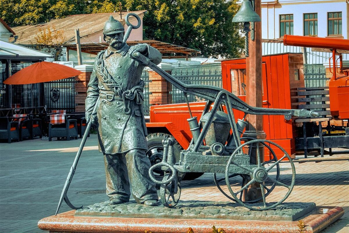 Скульптура пожарного XIX века - Глeб ПЛATOB