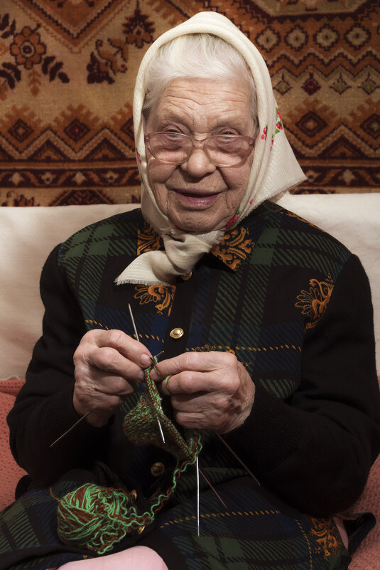 Бабушка - Леонид Соснин