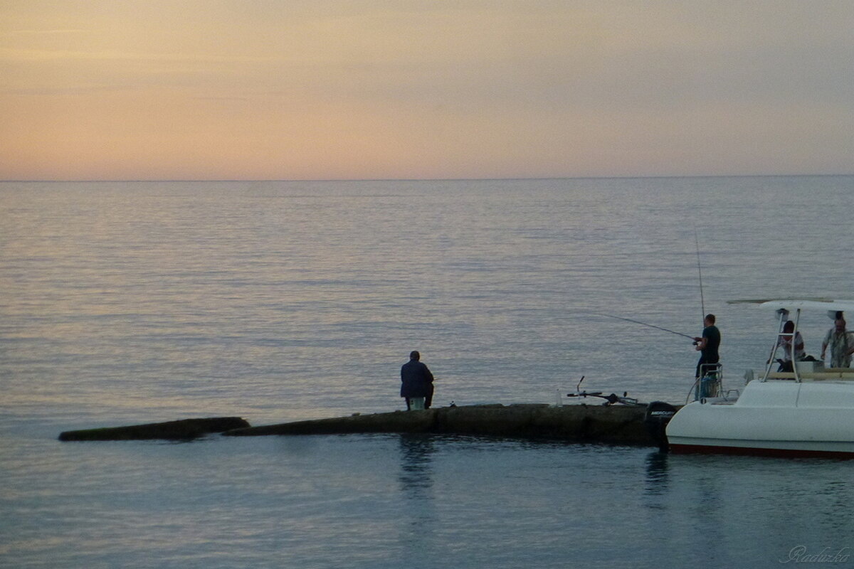 Рыбаки на закате у Черного моря - Raduzka (Надежда Веркина)