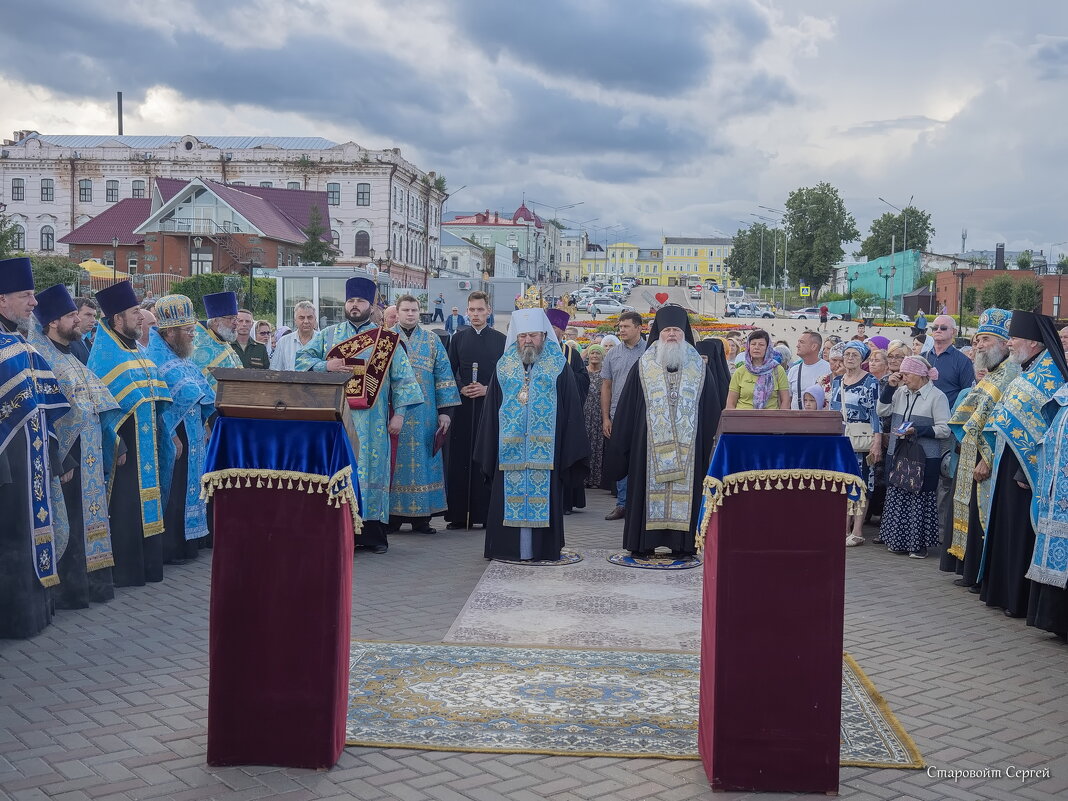 *** - Сергей Старовойт