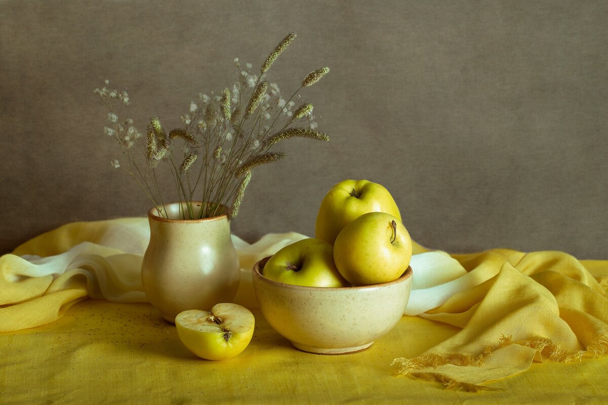 Натюрморт с яблоками - Татьяна Афанасьева