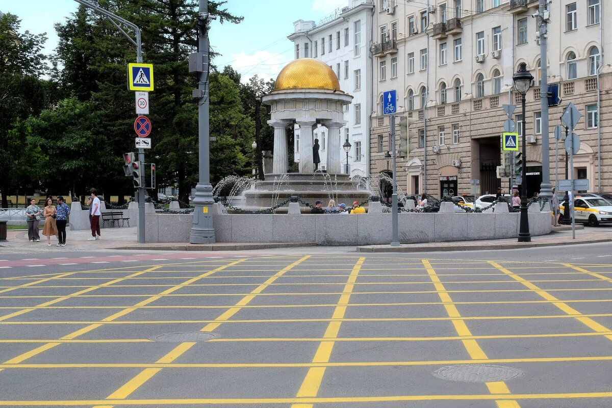 Фонтан ротонда "Наталья и Александр". - Татьяна Помогалова