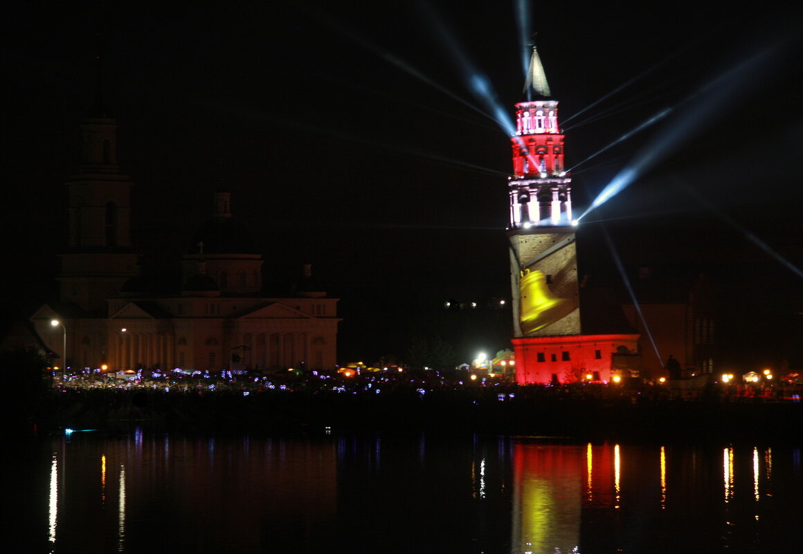 Невьянская башня,праздничное шоу - Нэля Лысенко