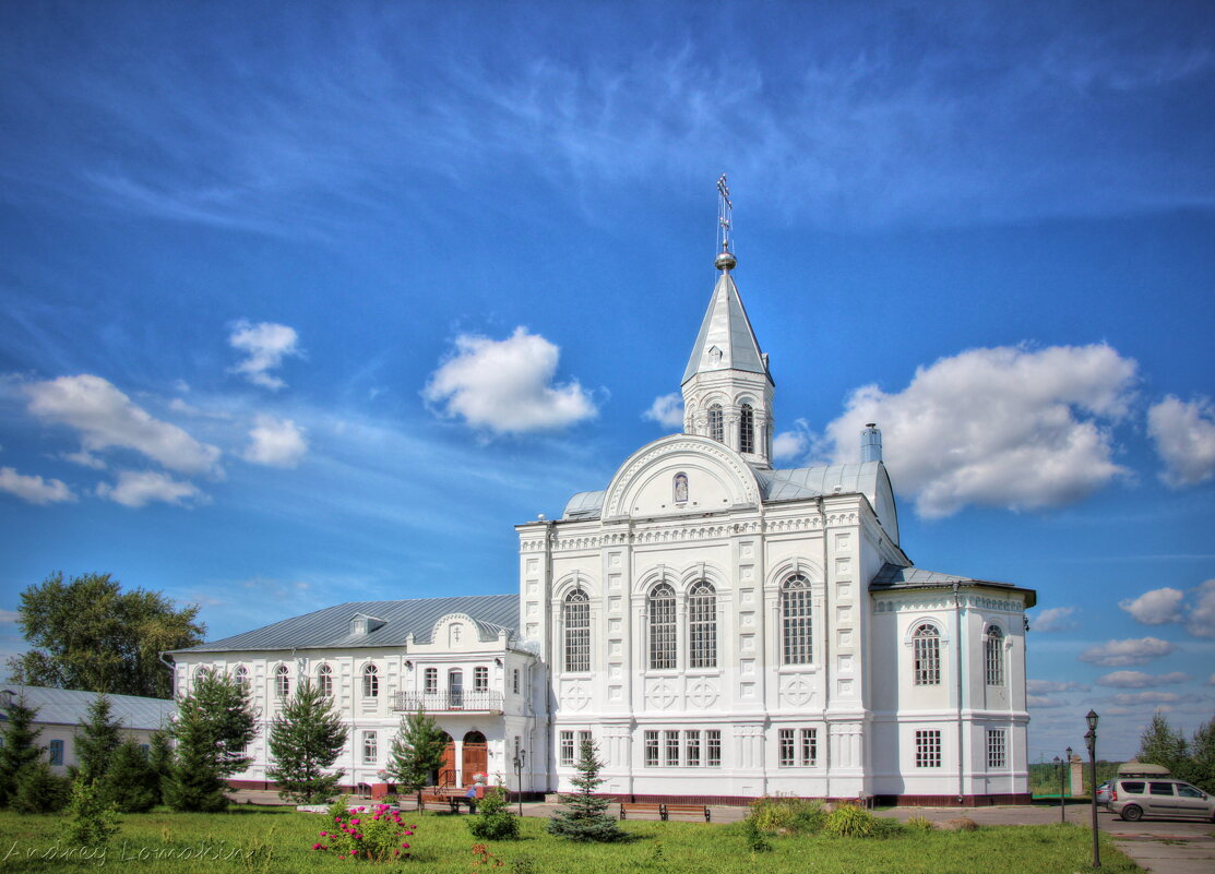 Забор у Церковь в Коряжме