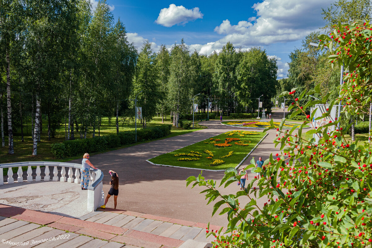 Ухта. В летнем парке, тепло постепенно покидает Север... - Николай Зиновьев