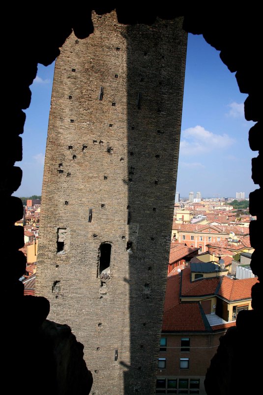 Вид из окна соседней башни - Виталий Петухов