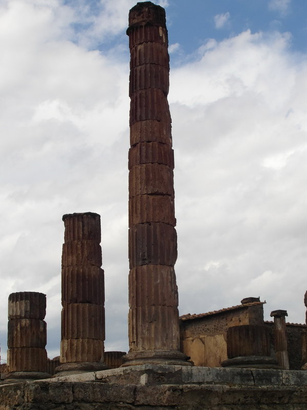 Pompei is a city and comune in the province of Naples in Campania - Dionisio Fantozzi