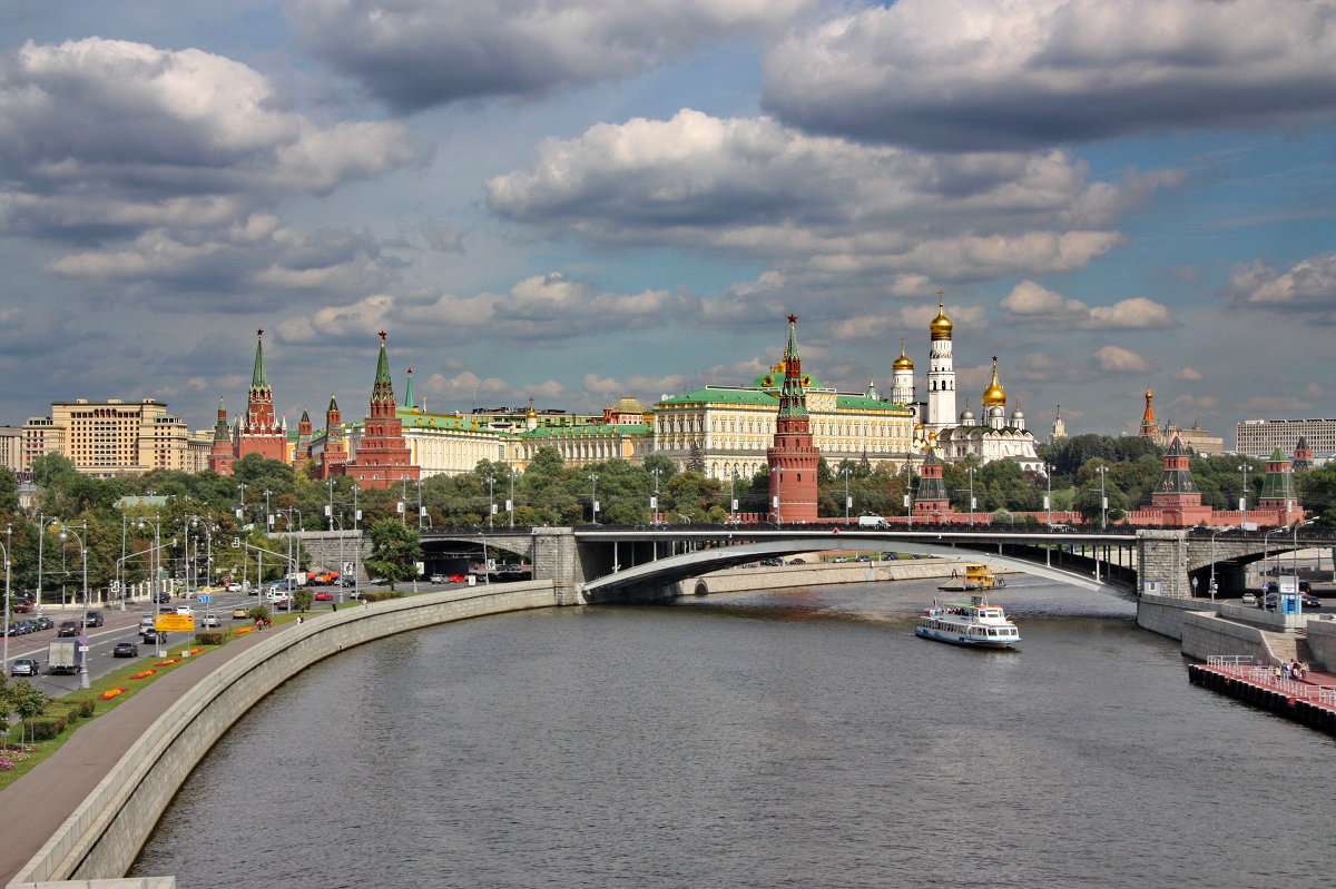 Тучи над Москвой - Дмитрий Сушкин