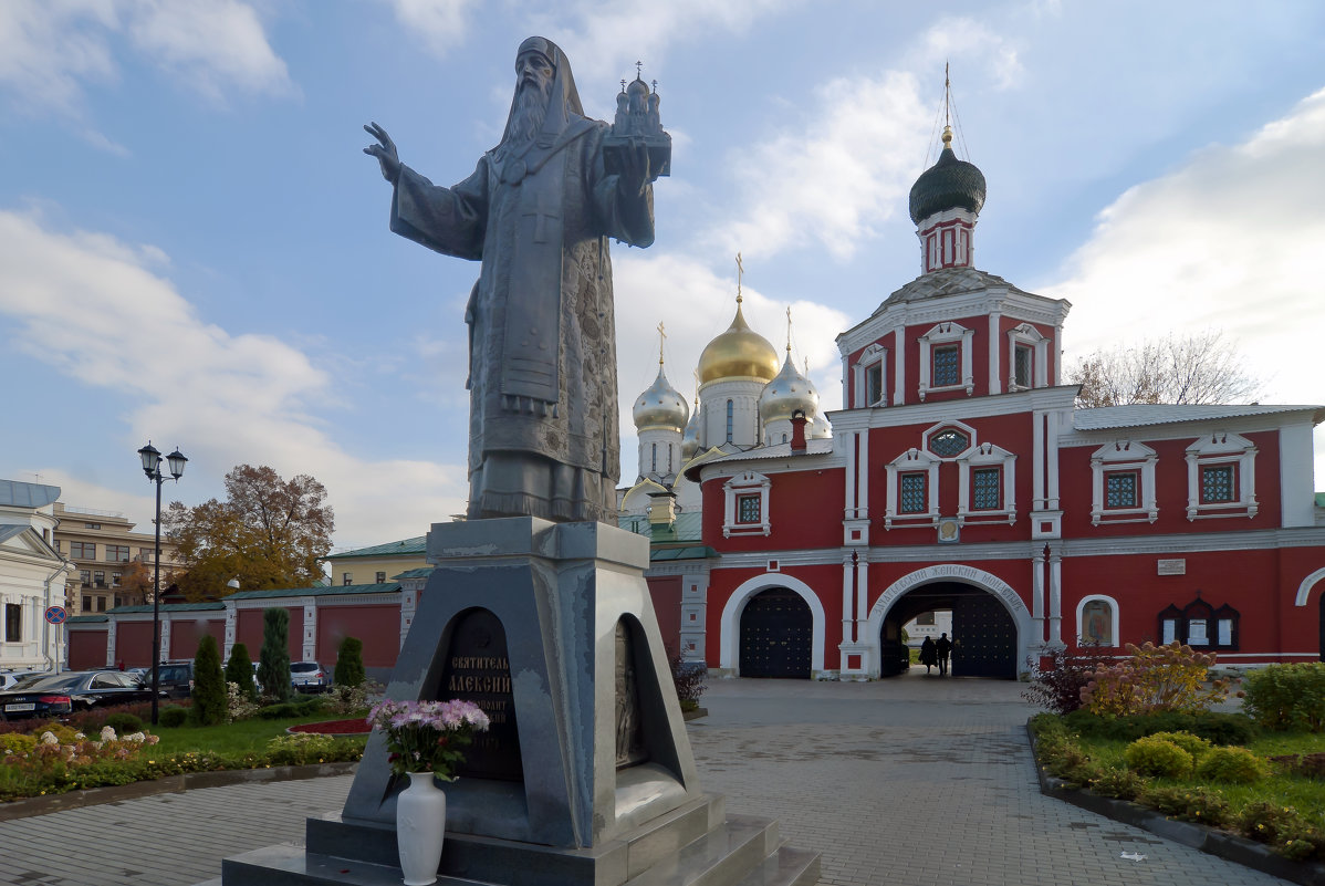 Зачатьевский монастырь, 2 й Зачатьевский пер