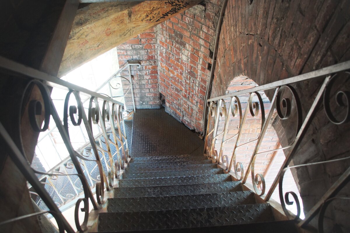 Лестницы и переходы на колокольне Богоявленского собора - Наталья Т