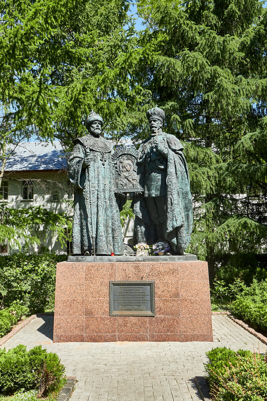 Памятник русским царям - Алексей Р.