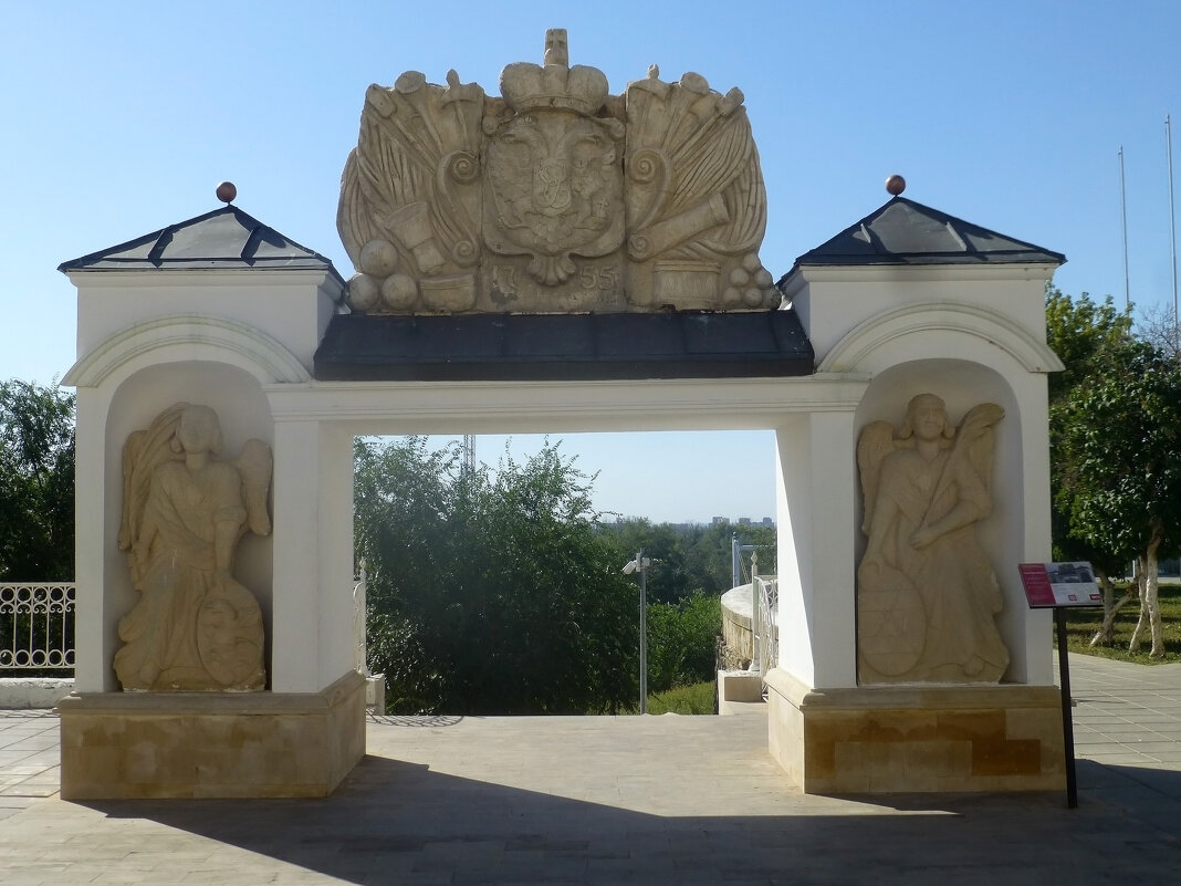 Елизаветинские ворота в Оренбурге - Наиля 