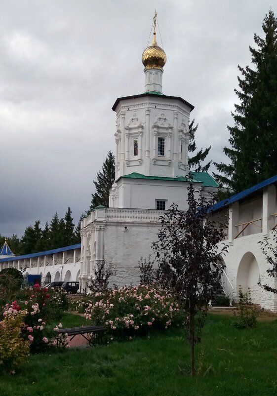 Надвратная Иоанно-Предтеченская церковь Солотчинского монастыря - Galina Solovova