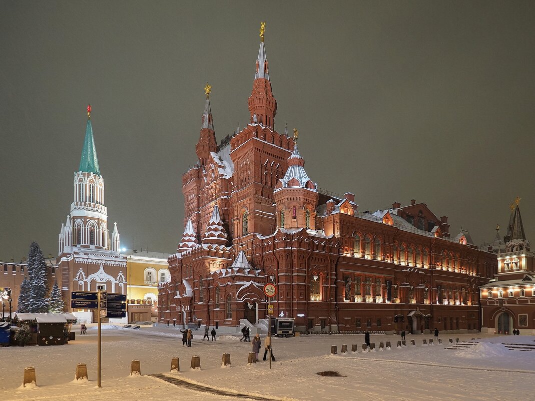 Снег на Красной площади. - Евгений Седов
