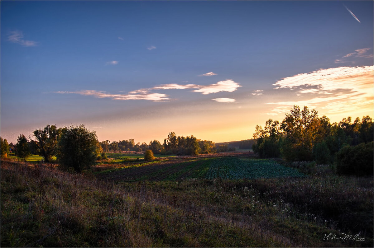 "Осенний вечер у деревни"© - Владимир Макаров