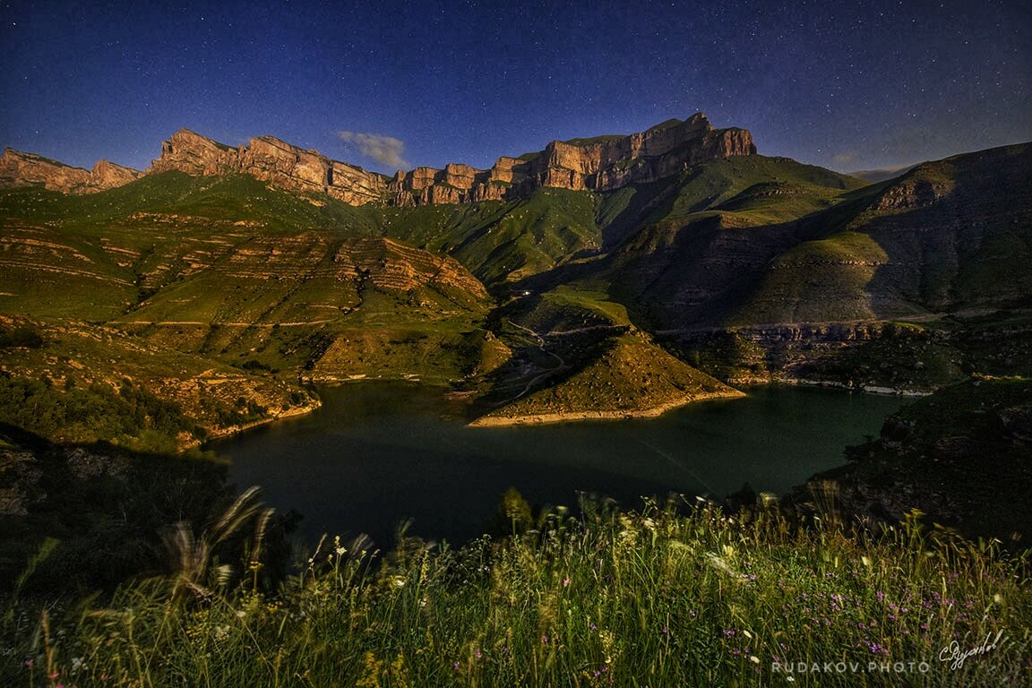 Озеро Гижгит в ночь полной луны - Сергей 
