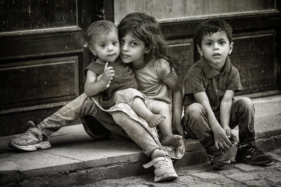 children on the street - yalcin okyay 