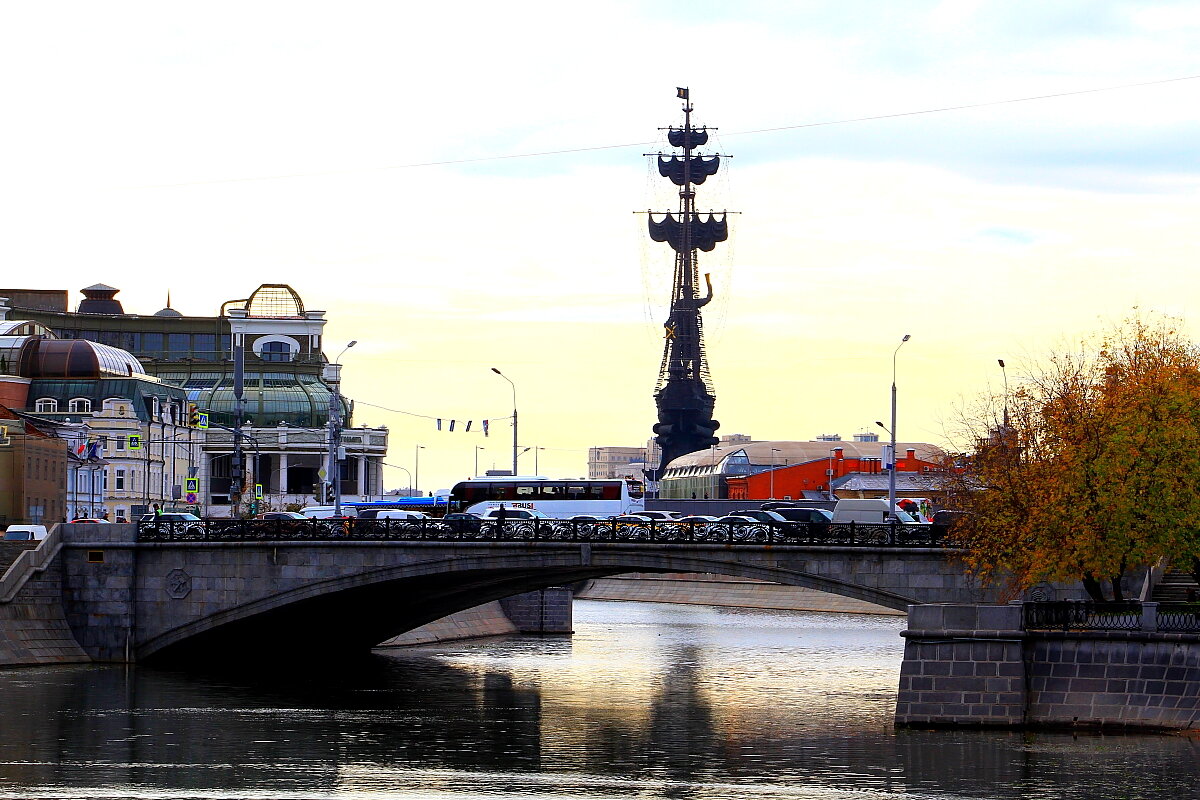 Московские зарисовки   Вчера - олег свирский 