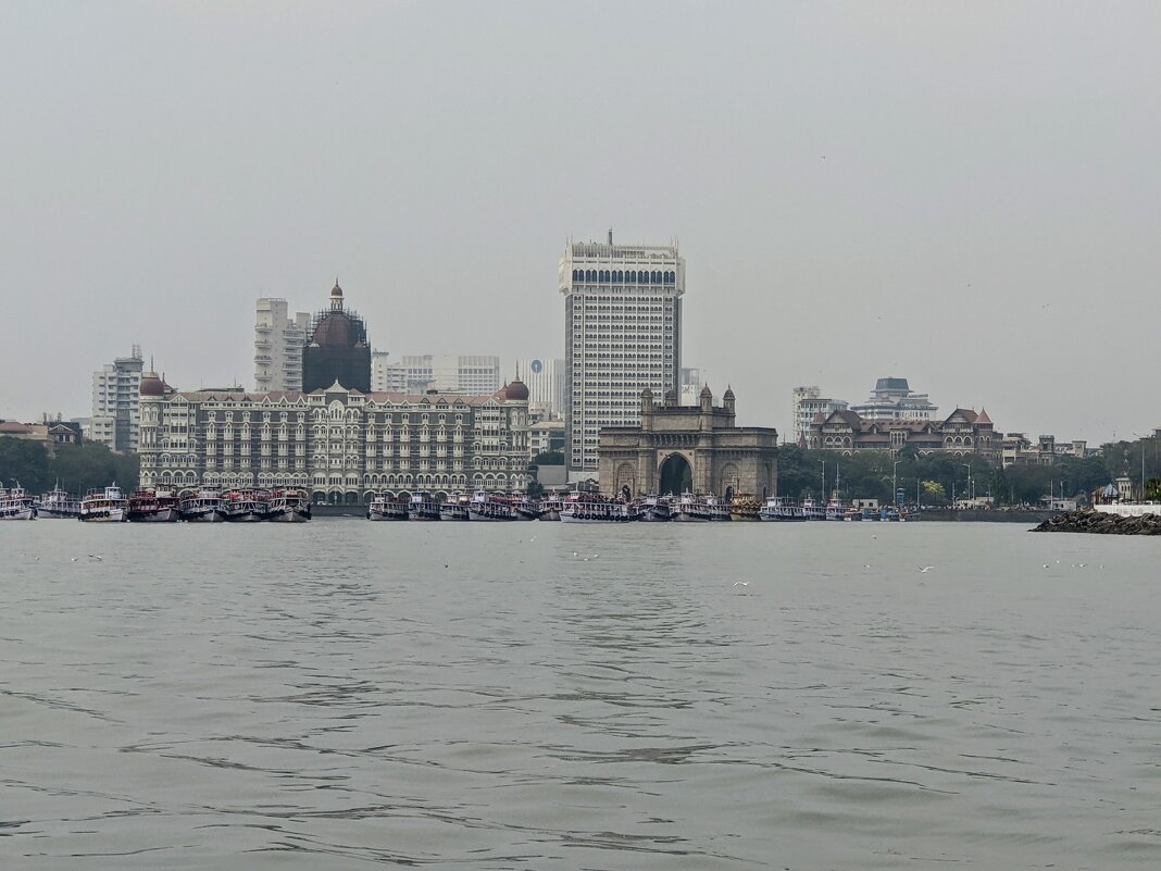 Вид на Мумбай с залива. - Олег Ы