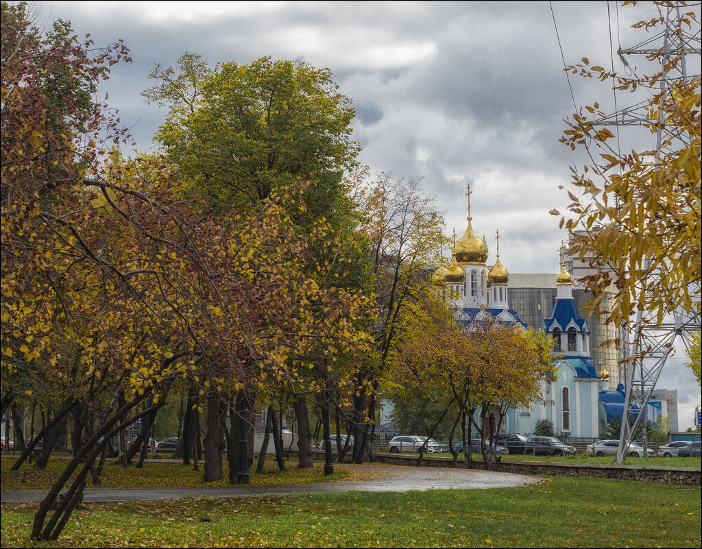 Вид на храм из парка Гагарина - Александр Тарноградский