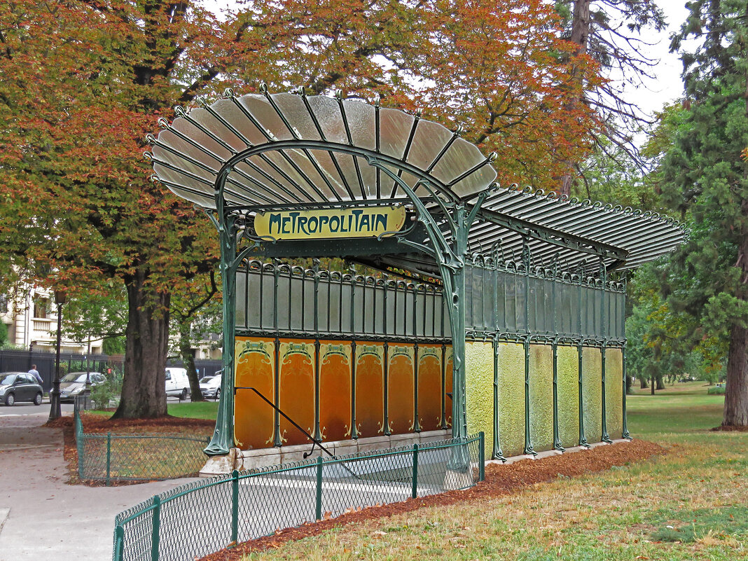 Вход  на станцию метро "Porte Dauphine".  Самый старый.1912г. - ИРЭН@ .