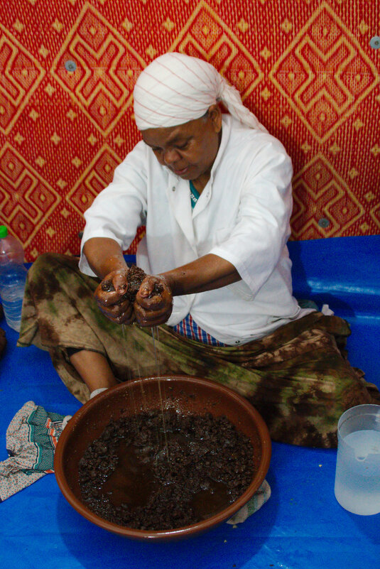 Ручное производство Марокканского арганового масла - Олег Ы
