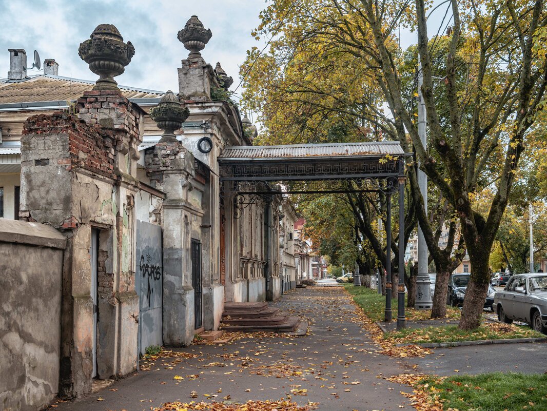 Осень и старый дом - Константин Бобинский