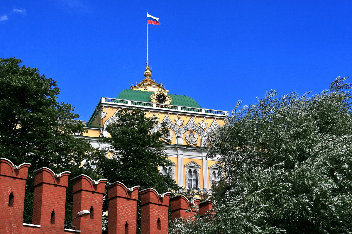 Кремль.Большой дворец. - Николай Рубцов