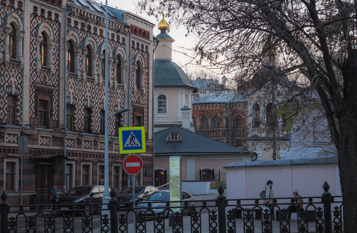 Уголок Москвы - юрий поляков