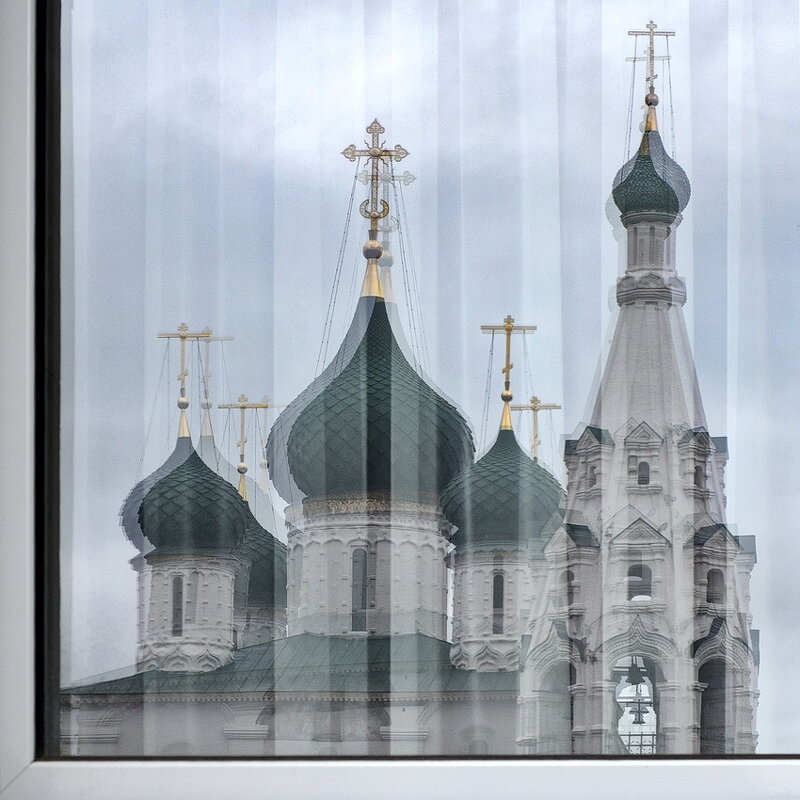 Городские отражения, в окне на Советской площади Ярославля - Николай Белавин