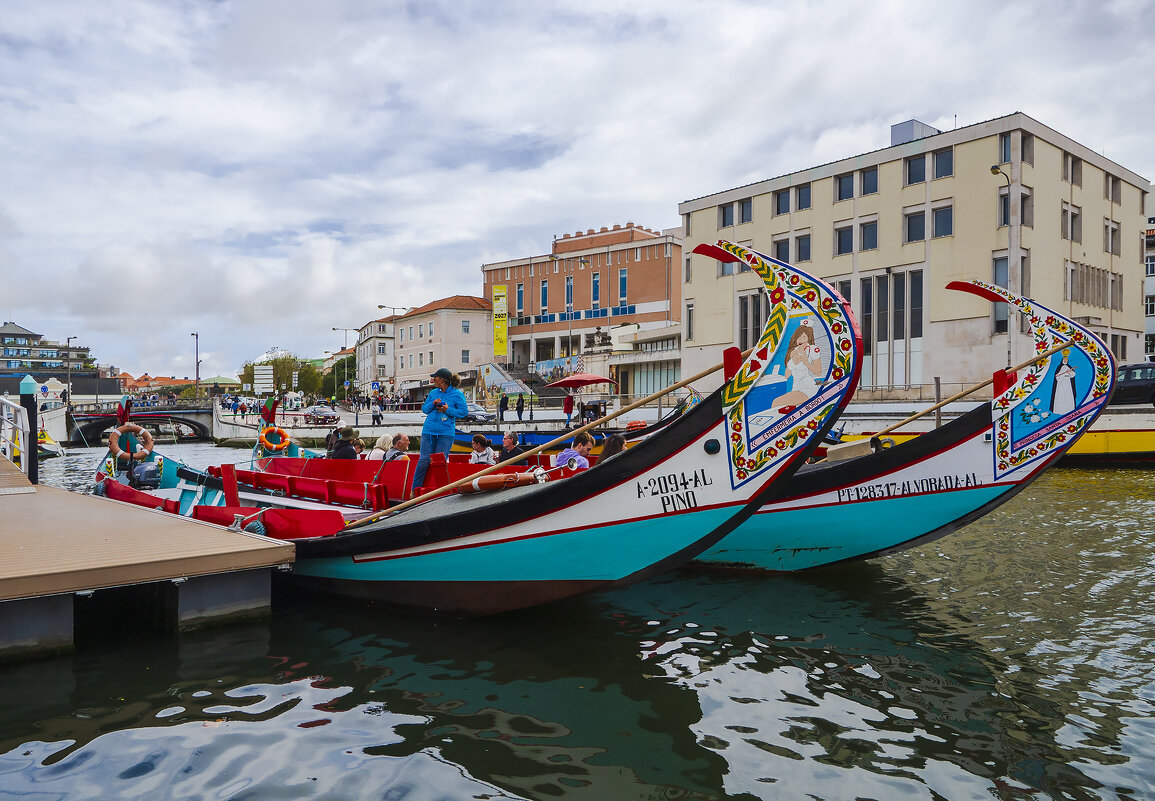 Moliceiros традиционные лодки. г.Авейру (Португалия) - Alexander Amromin