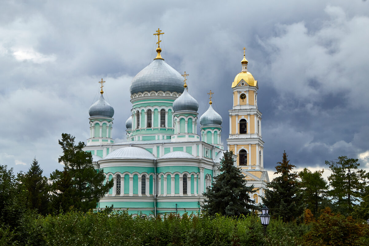 Колокольня и Троицкий собор в Дивеево - Алексей Р.