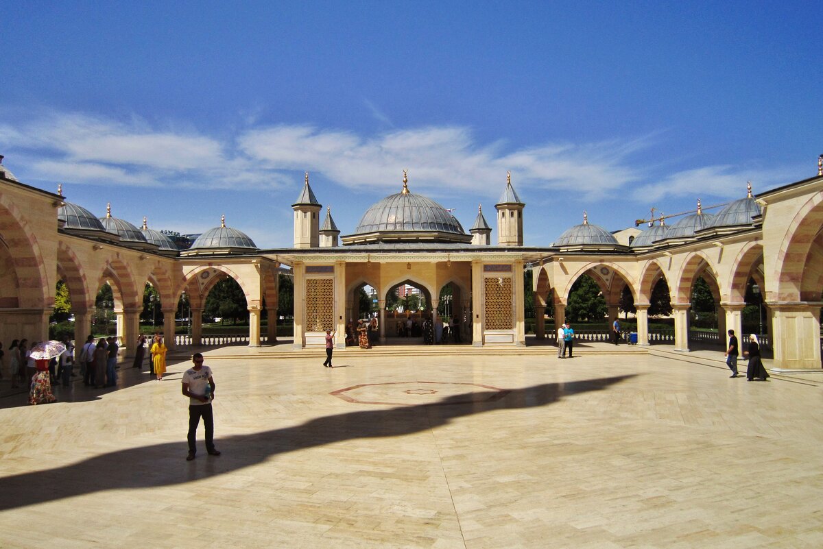 Внутренний двор мечети «Сердце Чечни» - Елена (ЛенаРа)