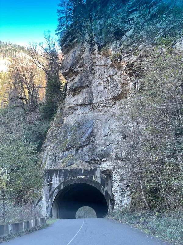 Тоннель на дорогах Грузии - Георгиевич 