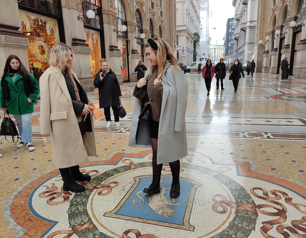 Милан Италия Галерея Galleria Vittorio Emanuele II - wea *