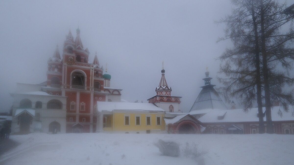 Таинственная атмосфера в монастыре - Георгий А