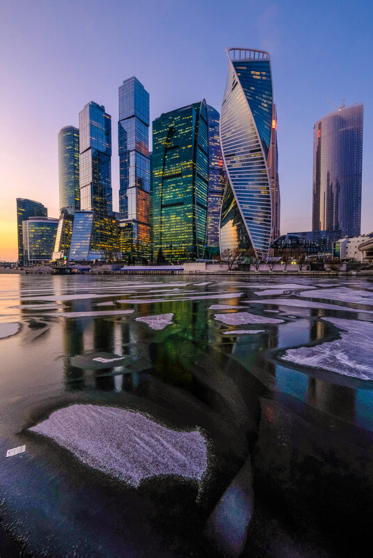 Москва-река на фоне Москва-Сити - Георгий А
